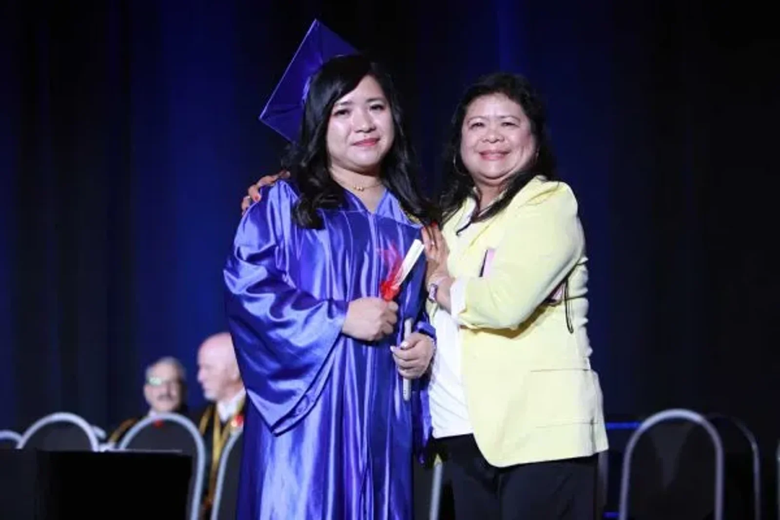 Mom and Daughter Reunite After 18 Years – Celebrating Grad and Life, Together
