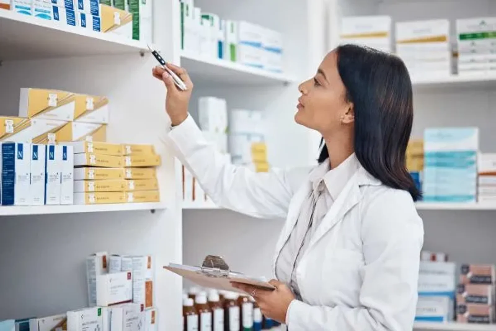 7 Key Responsibilities of a Pharmacy Technician Professional