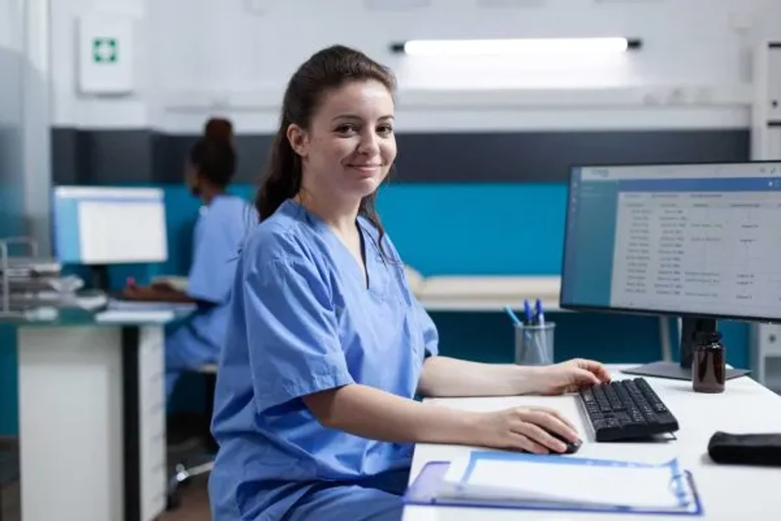 Health Information Management vs Medical Office Administration: Your Guide