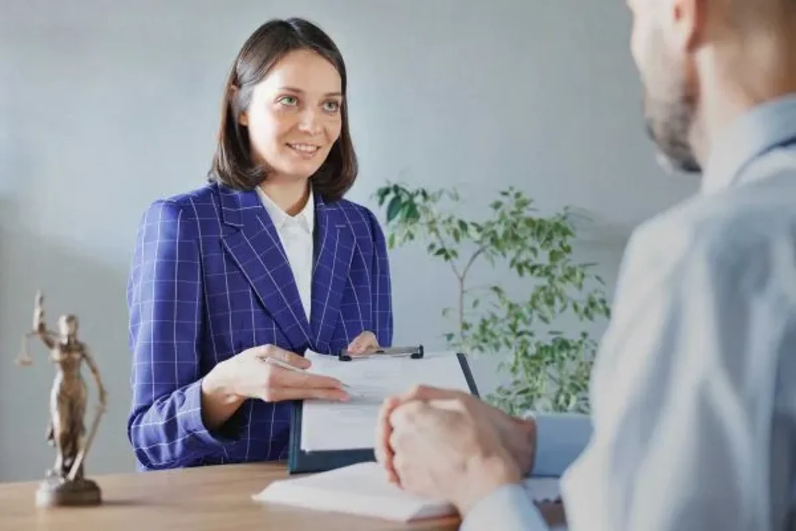 A Court Clerk Career Guide for Students & Grads