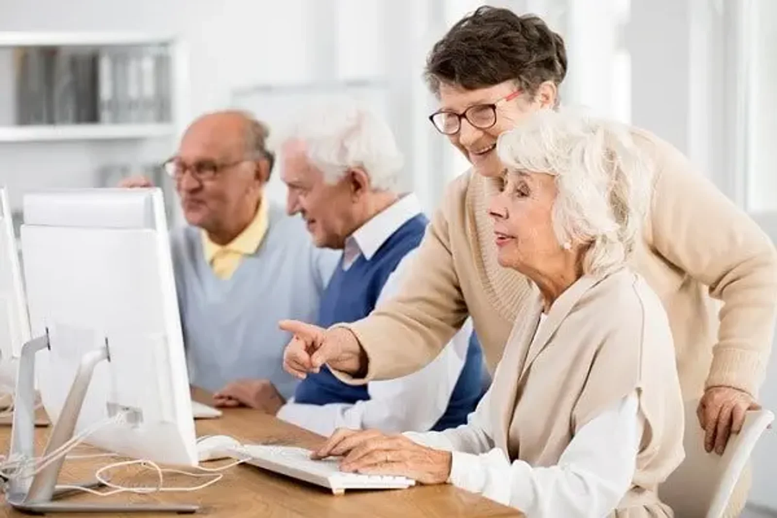 Why Encourage Clients to Use Technology Once You Become a PSW