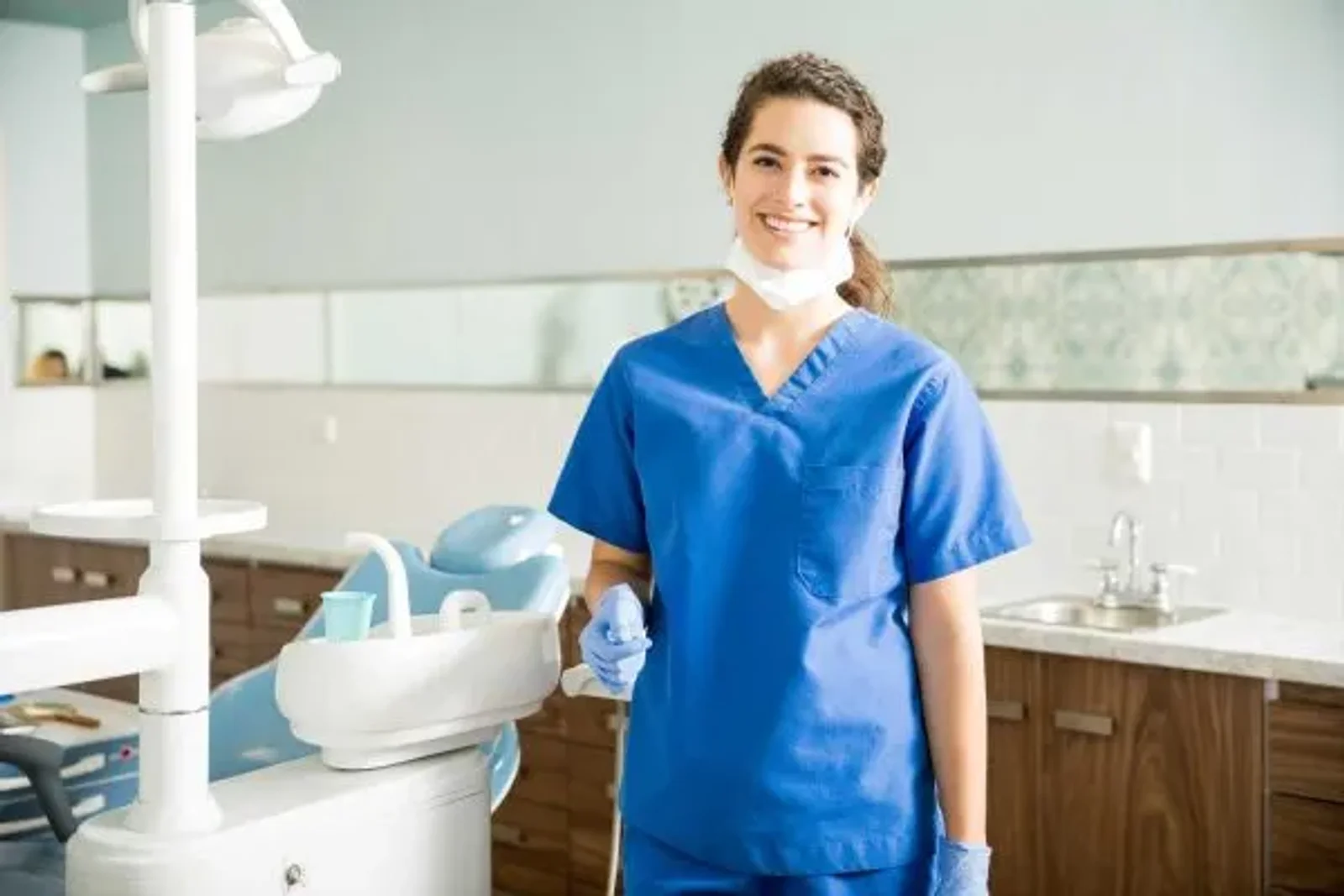 Your Glimpse – Into a Day in the Life of a Dental Assistant