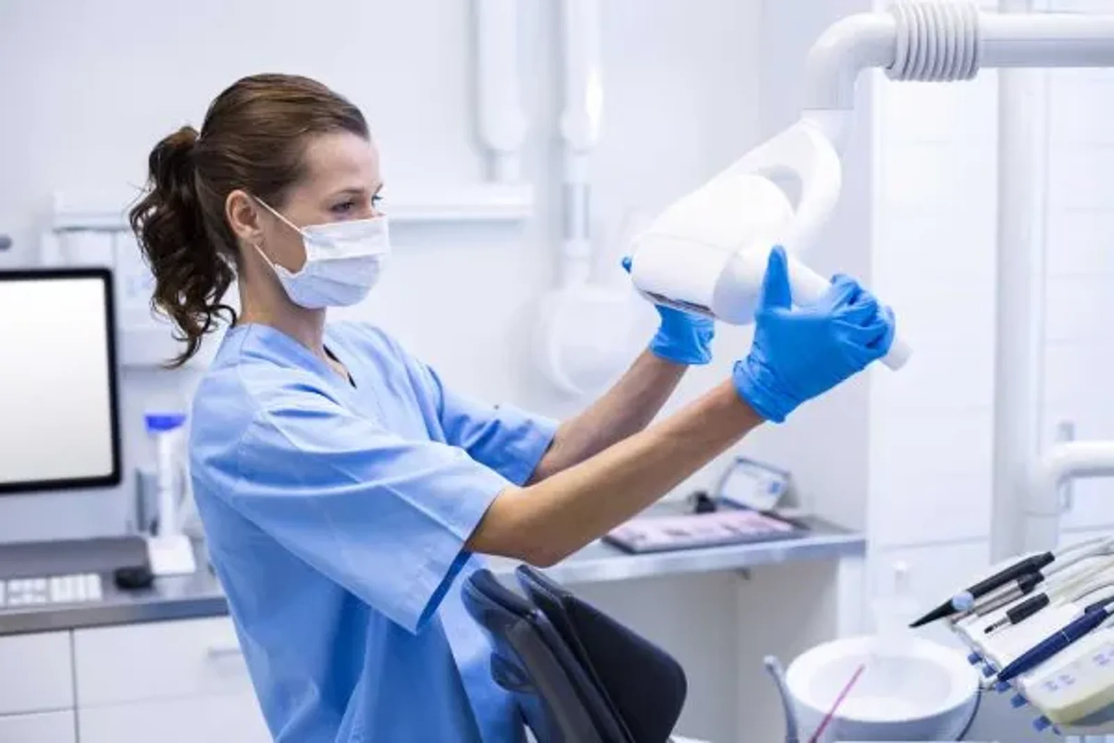 7 Tips to Succeed as a New Dental Assistant