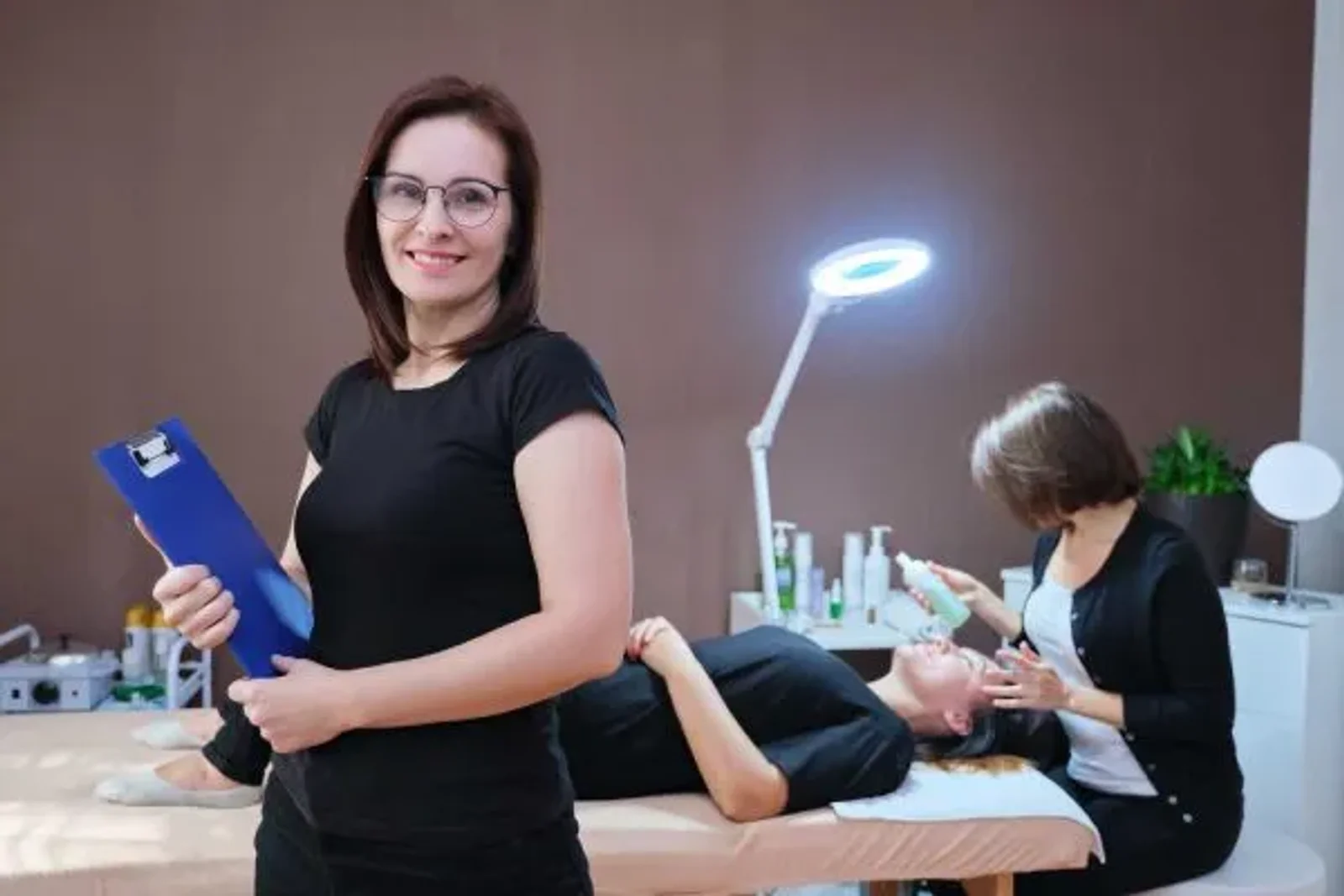 10 Stellar Ways to Market Your Esthetics Business for Wild Success