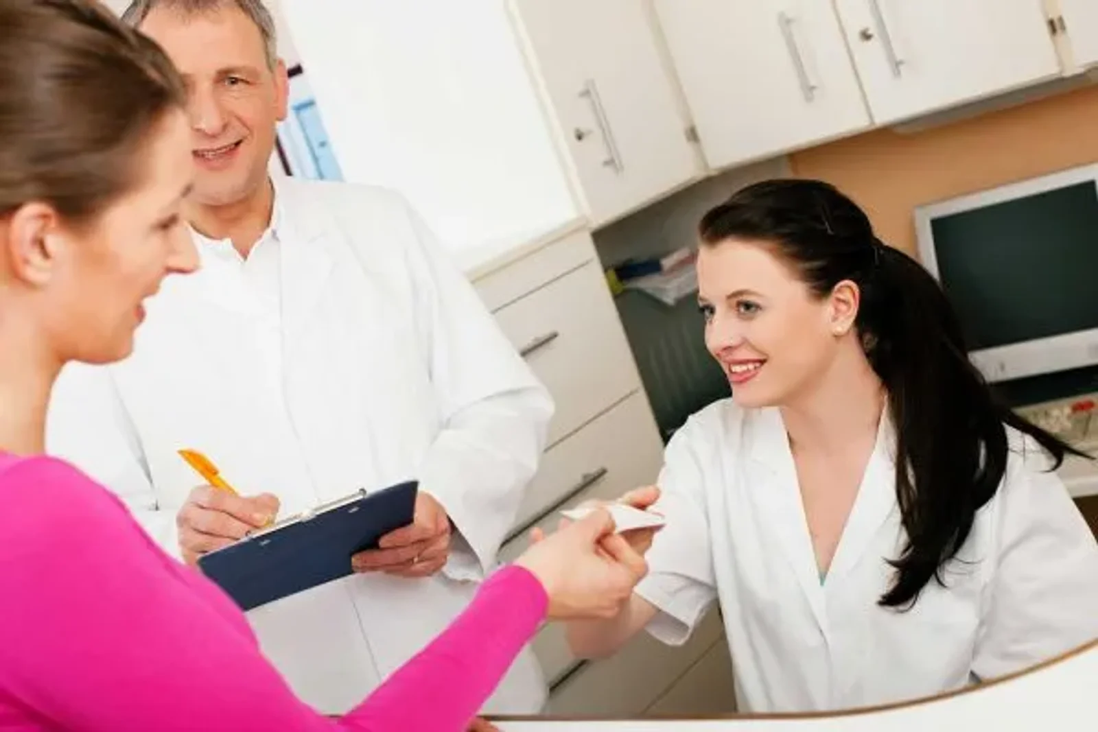 Your Guide to Landing Your First Medical Office Administration Job
