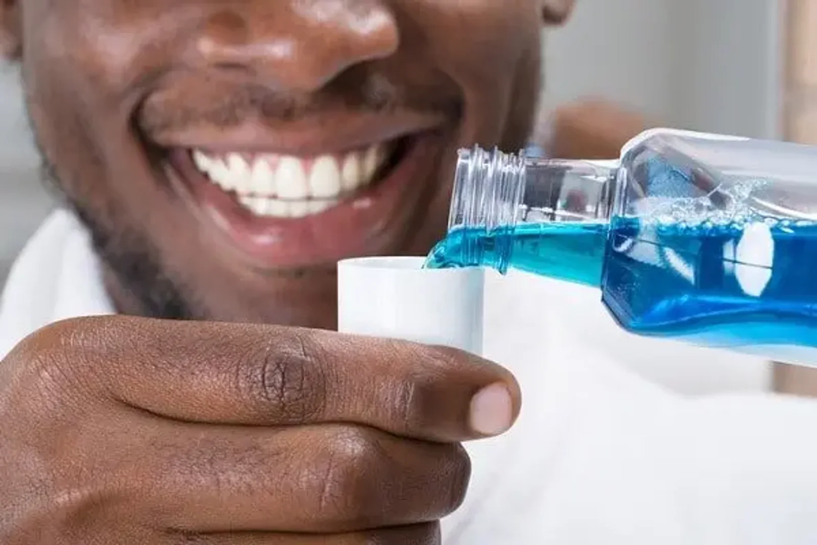 The Pros and Cons of Mouthwash: What to Know For Dental Assistant