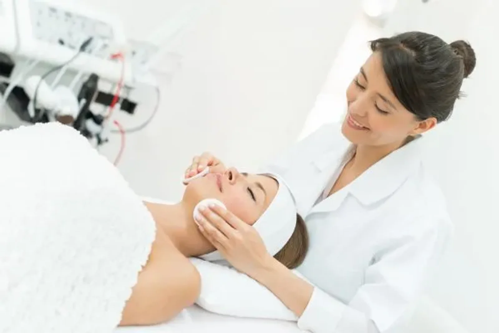 The Facts & Benefits of Facials