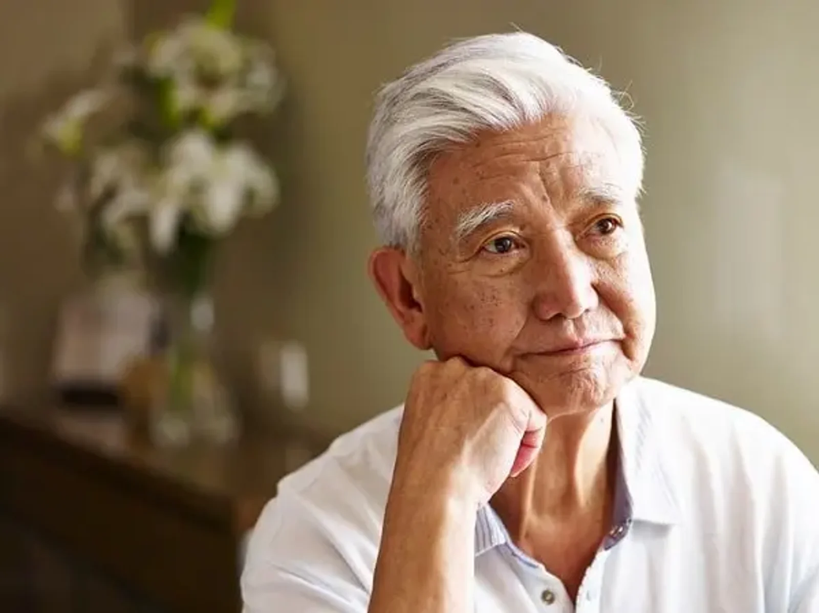 How You Can Help Seniors Feel Less Isolated During Your PSW Career