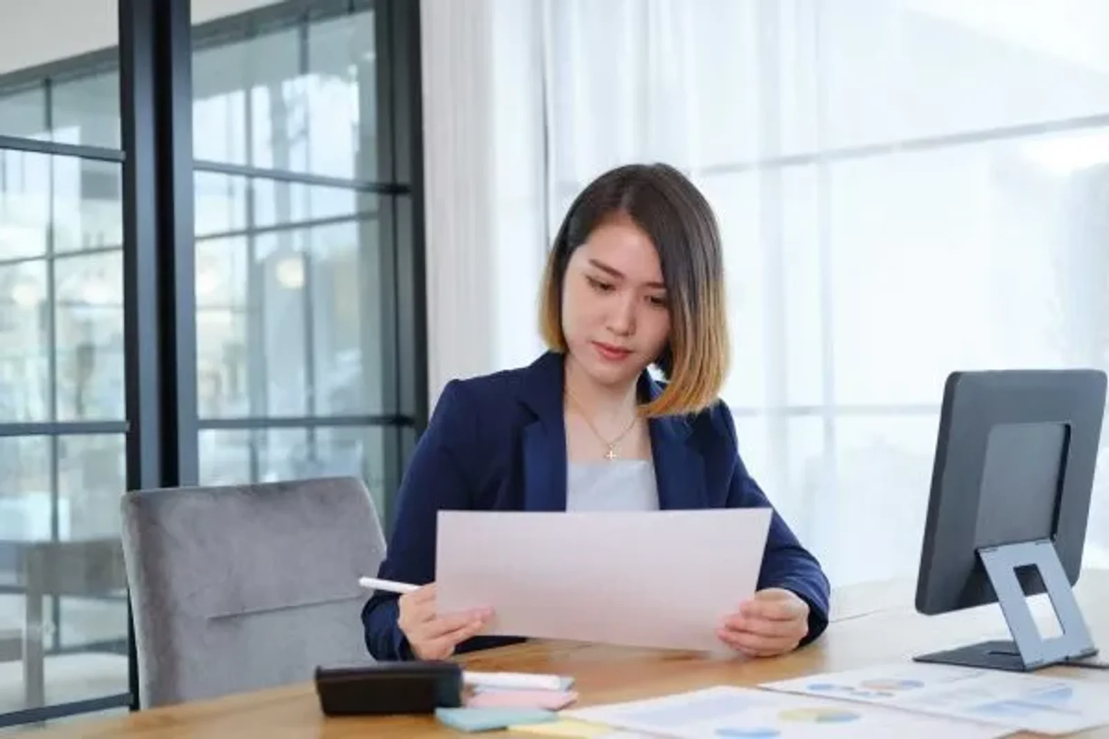 10 Tips to Soar in a Successful Administration Career