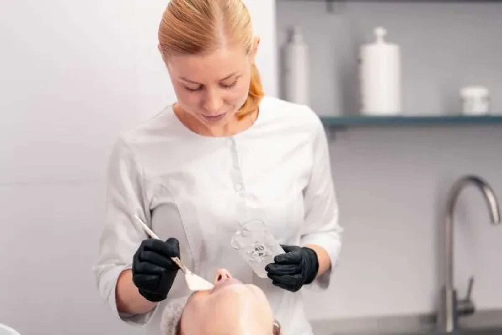 Chemical Peel Training For Estheticians in Ontario