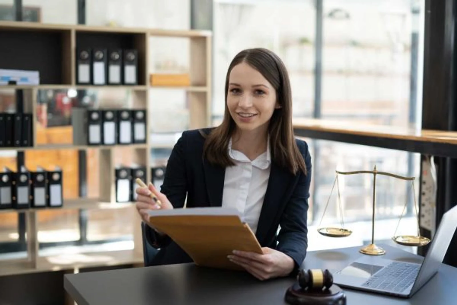 10 Job Search Tips to Launch Your Law Clerk Career