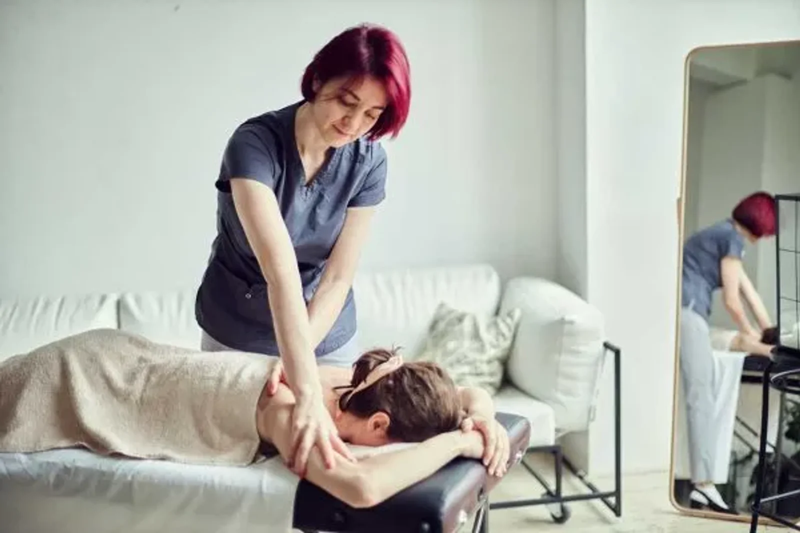 6 Essential Skills Required to Thrive as a Massage Therapist