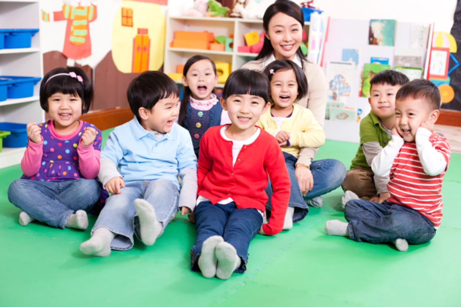 6 Career Opportunities for Early Childcare Assistant Grads!